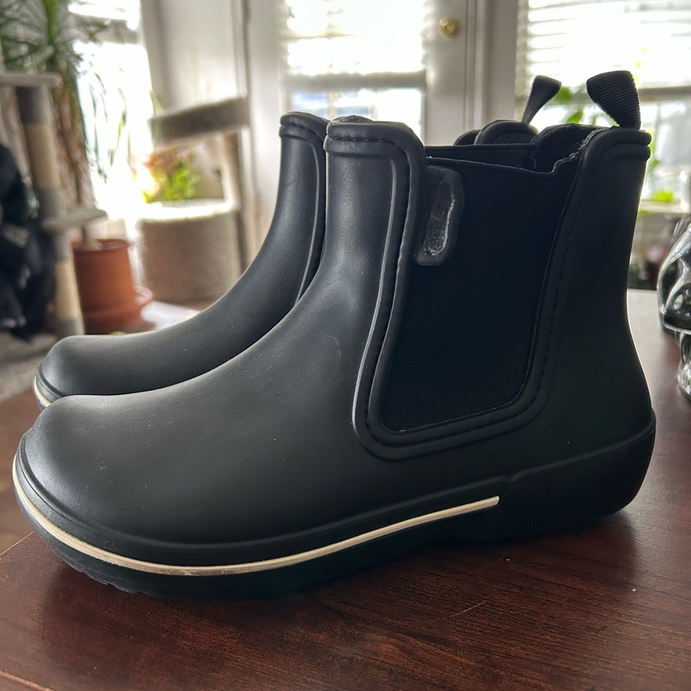 Crocs Women's Freesail Chelsea Boot Rain Pull On Lightweight Rubber Black Boots